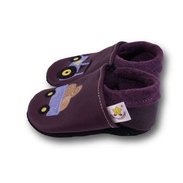 Krabbelschuhe blauer Trecker mit Anhänger dunkellila